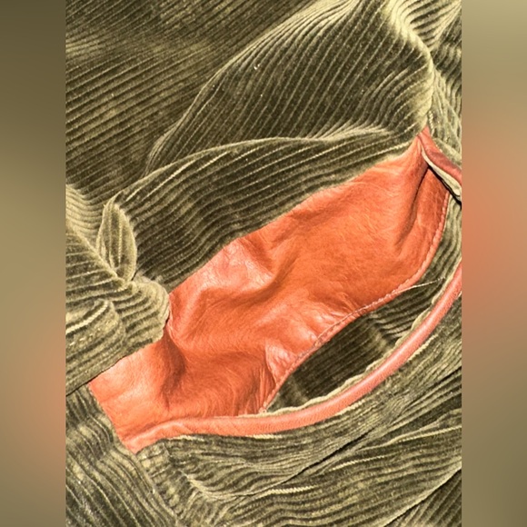 Orvis Men's Size 38 Supercord Pleated Corduroy Pants Green Leather Pocket Trim - Picture 3 of 9